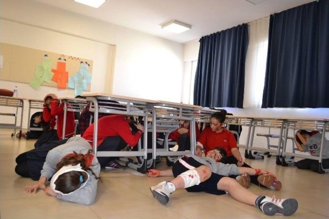 Deprem Tatbikatı Nefes Kesti