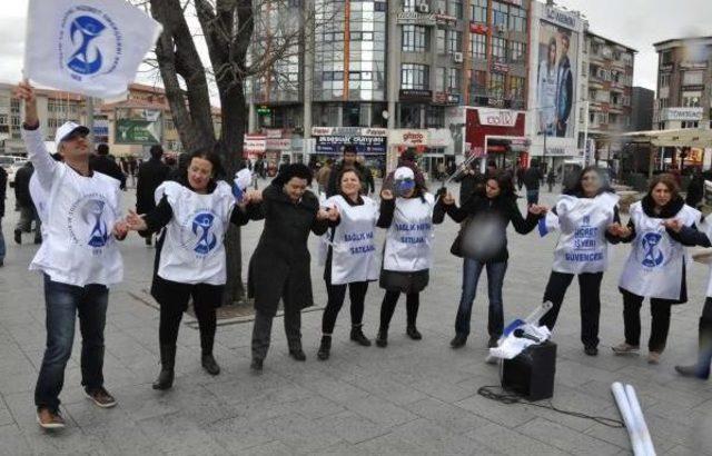 Sivas ta Sağlık &Ccedil;alışanları Iş Bıraktı 2