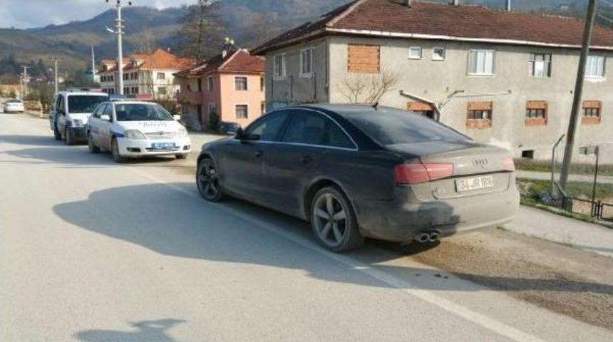 Polisten Ka&ccedil;arken Attıkları Valizden Silahlar Ve Uyuşturucu &Ccedil;ıktı