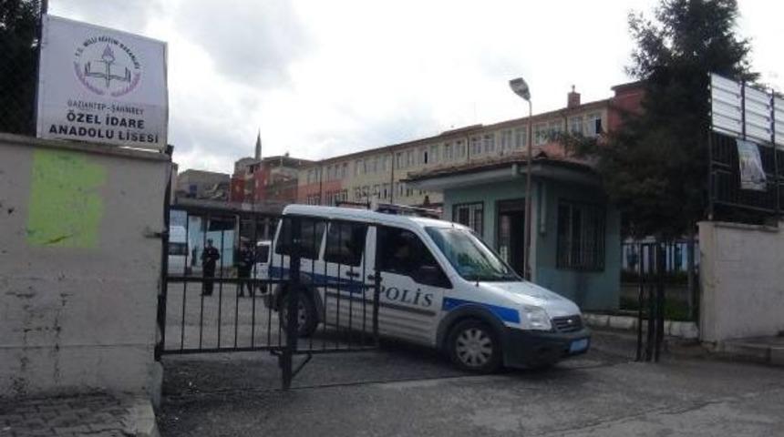 Gaziantep'te 12 Kız &Ouml;ğrencinin Tacizle Su&ccedil;ladığı &Ouml;ğretmene G&ouml;zaltı