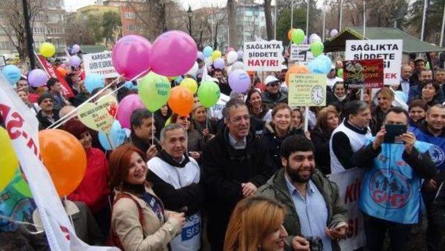 Gaziantep te Sağlık &Ccedil;alışanlarından Iş Bırakma Eylemi 2