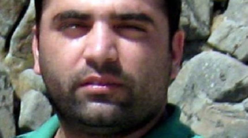 Ekmekten &Ccedil;ıktığı Iddia Edilen Jiletin Yemek Borusunu Kestiği Matbaacı Hayati Tehlikeyi Atlattı