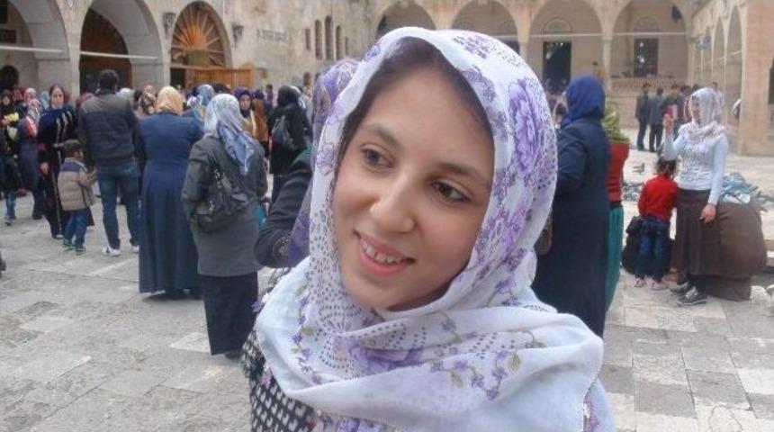 Ygs Sınavı &Ouml;ncesi &Ouml;ğrenciler T&uuml;rbelere Akın Etti