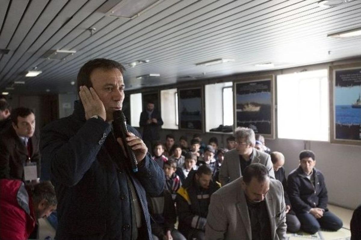 Mavi Marmara&rsquo;da Cuma Namazı