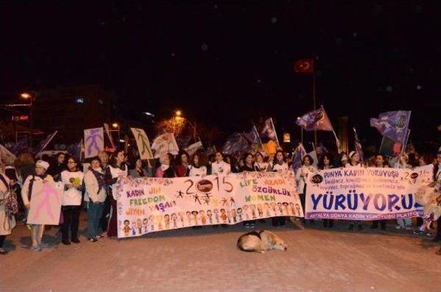 Dünya Kadınlar Yürüyüşünün Ortak Çağrısı  kadına Şiddete Son  Oldu 2
