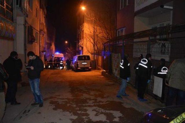 Çekiçle Yaralayan Arkadaşının Elinden Kurtulmak Isterken Düşüp Öldü 1