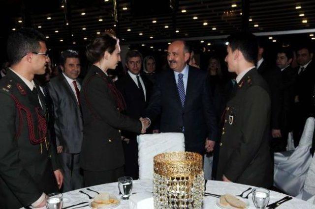 Çanakkale de Şehit Tıbbiyeliler Anıldı 3