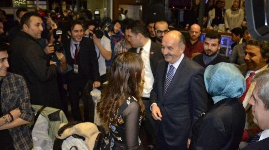 Sağlık Bakanı M&uuml;ezzinoğlu &Ccedil;anakkale&rsquo;de