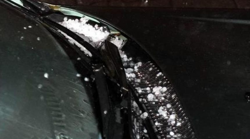 Marmaris'te Gece Yağmur Ve Dolu Yaşamı Olumsuz Etkiledi