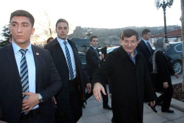 Başbakan Davutoğlu, Hacı Bayram Veli Cami’inde Sabah Namazı Kıldı