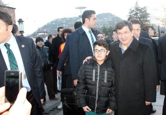 Başbakan Davutoğlu, Hacı Bayram Veli Cami’inde Sabah Namazı Kıldı