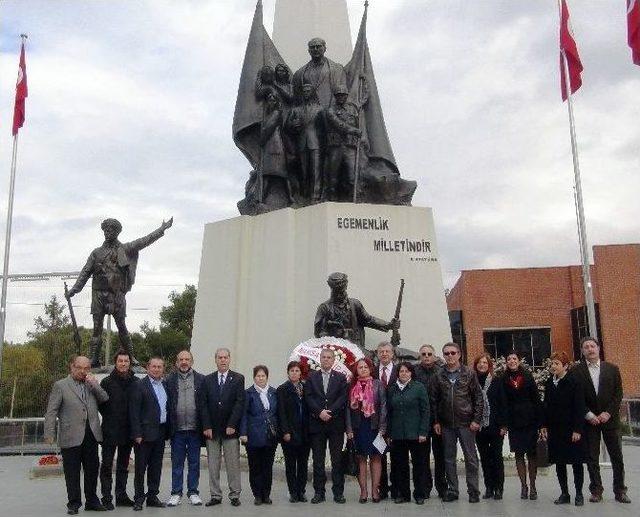 Sağlık Çalışanları Tıp Bayramına İlgi Göstermedi