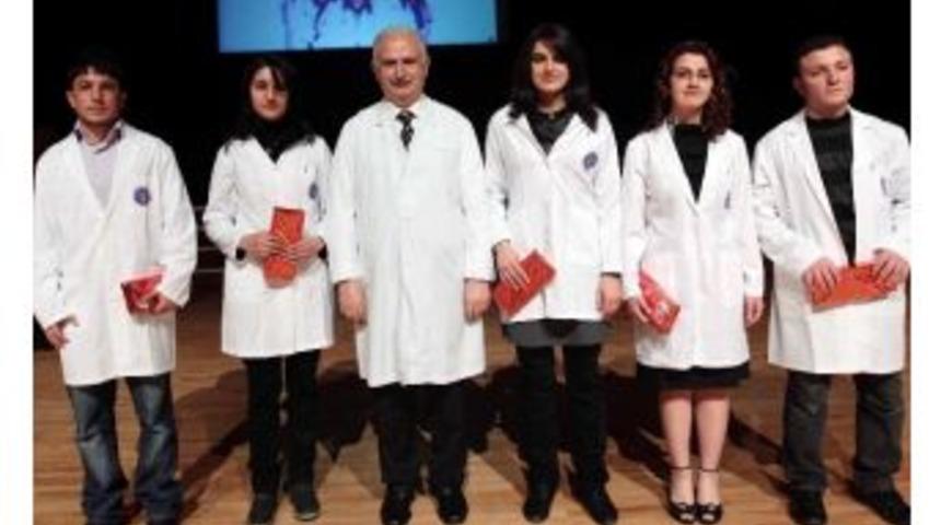 Atat&uuml;rk &Uuml;niversitesi Rekt&ouml;r&uuml; Prof. Dr. Ko&ccedil;ak&rsquo;tan 14 Mart Tıp Bayramı Kutlama Mesajı