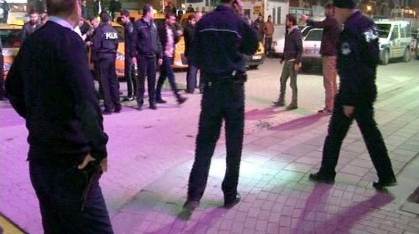Kuru Sıkı Silah Kullanılan Kavga Polisi Alarma Ge&ccedil;irdi