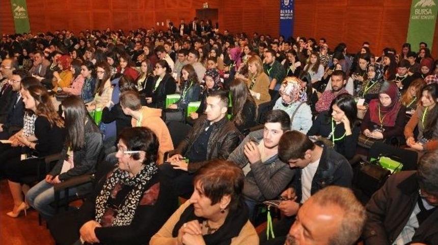 İşini Şansa Bırakma Zirvesi&rsquo;ne Gen&ccedil;lerden Yoğun İlgi