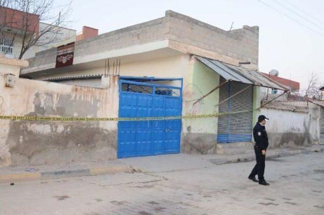 Suriye den Atılan Mühimmat Akçakale de Evin Duvarında Isabet Etti, Şans Eseri Patlamadı 2