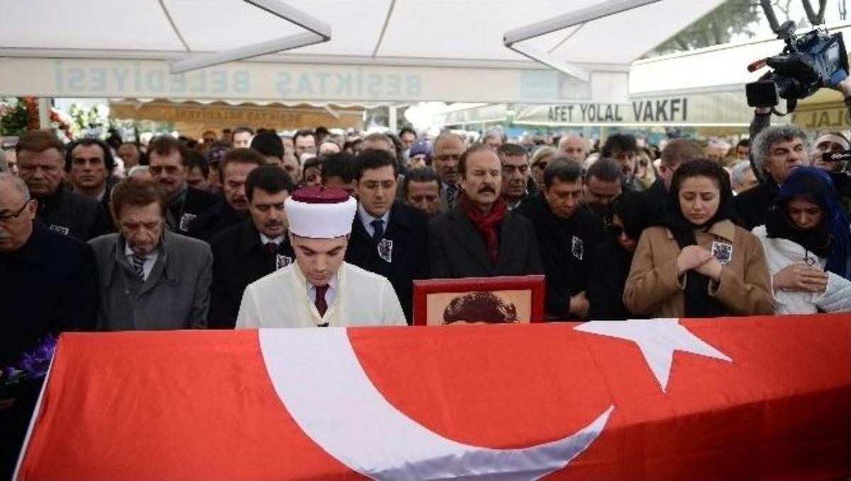 Erol B&uuml;y&uuml;kbur&ccedil; Son Yolculuğuna Uğurlandı