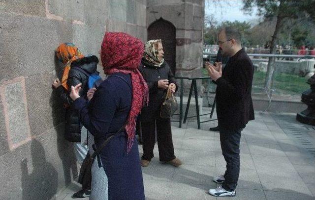 Hacı Bayram-ı Veli Cami’nde Ygs Yoğunluğu