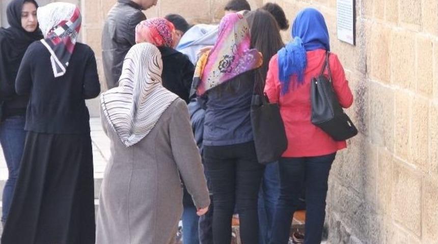 Ygs &Ouml;ncesi T&uuml;rbeler Doldu Taştı