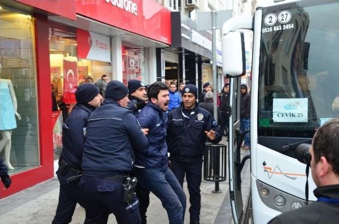 Protestocu Gruba M&uuml;dahale