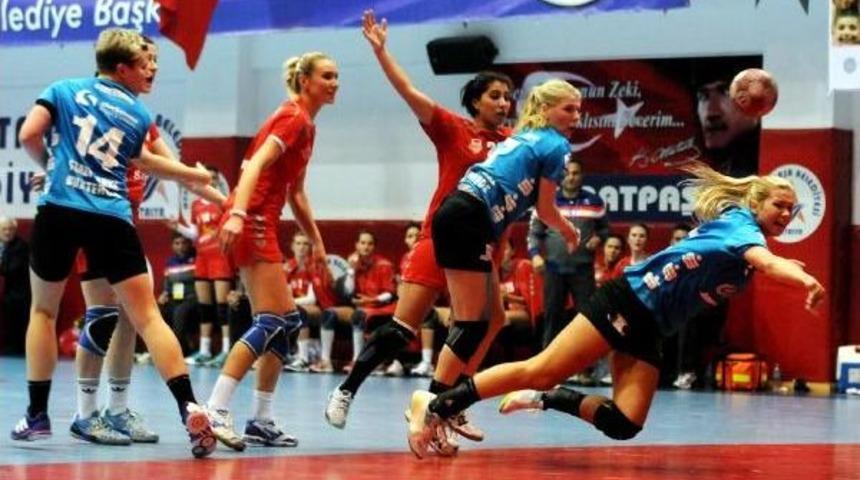 Muratpaşa Belediyespor Yarı Finalde