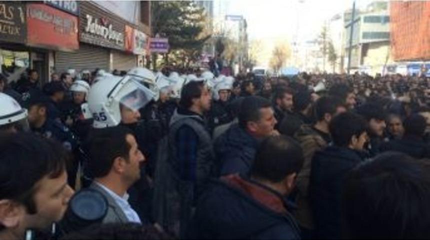 Boşanma Davası A&ccedil;tğı İ&ccedil;in Eşi Tarafından Vurulan Kadın Hastaneye Kaldırıldı