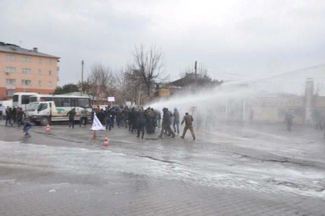 Muş'ta Protesto Gösterisinde 3 Kişi Yaralandı, 15 Kişi Gözaltında