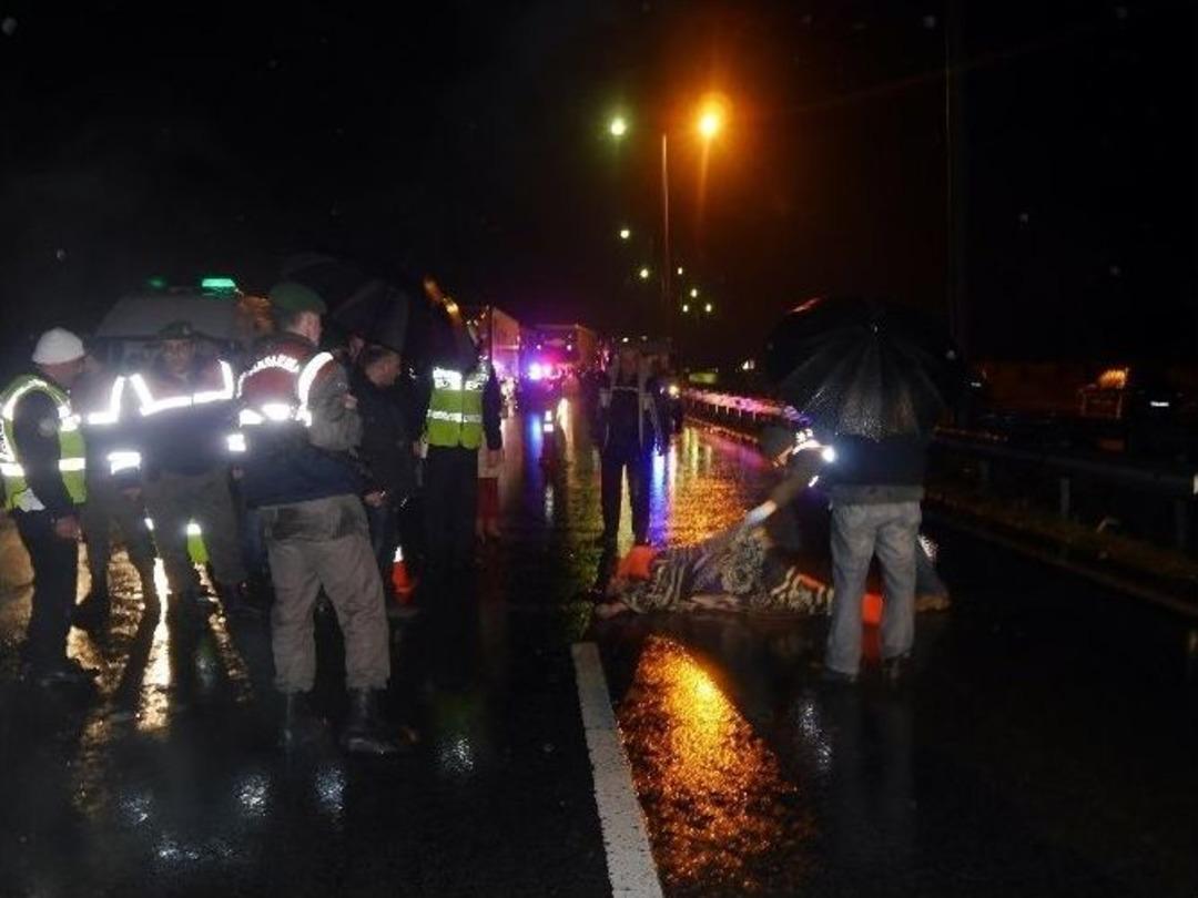 Otomobilin &Ccedil;arptığı Yaya Hayatını Kaybetti