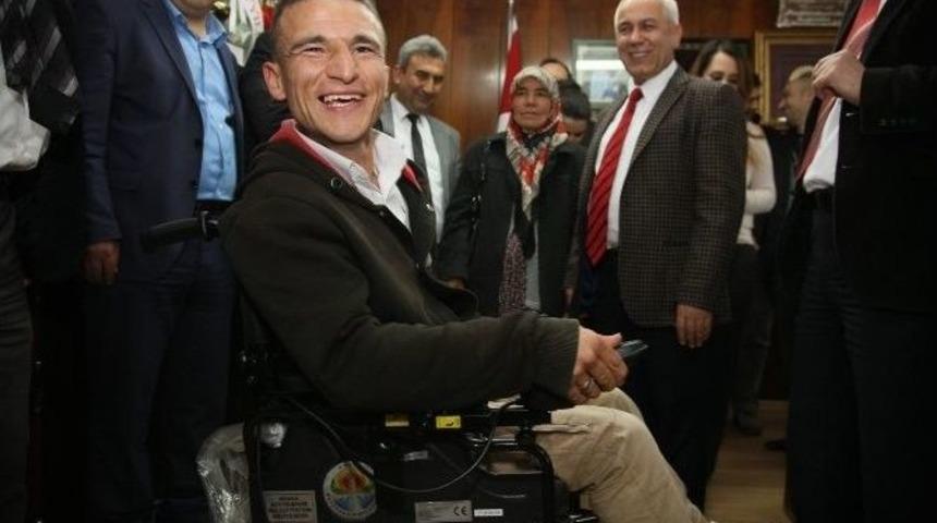 İhtiya&ccedil; Sahiplerine Ak&uuml;l&uuml; Sandalye