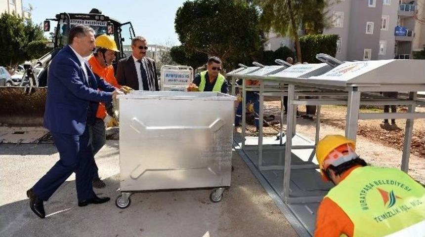 Başkan Uysal, Yer Altı &Ccedil;&ouml;p Konteynırı &Ccedil;alışmalarını İnceledi