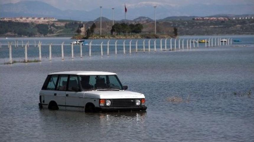 Barajda Suyun Y&uuml;kseldiğini Fark Etmeyince Mahsur Kaldı