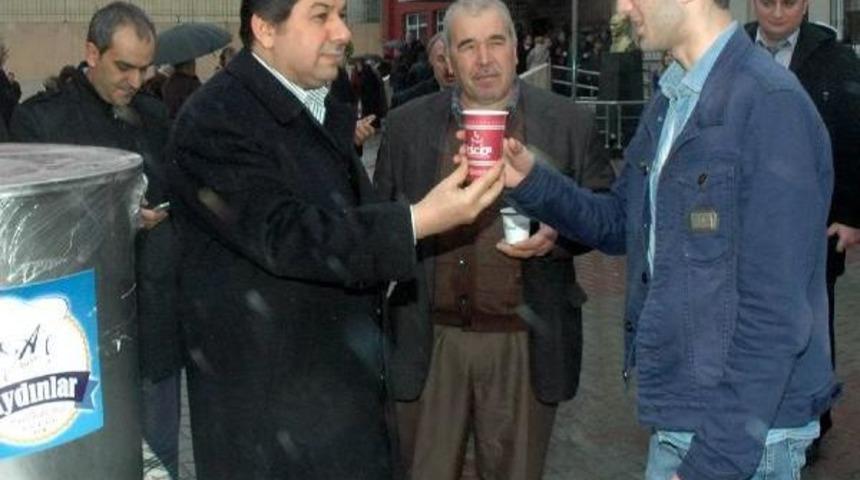 Esenler'de &Uuml;niversite Adaylarına &Ccedil;ay-&Ccedil;orba Ikramı