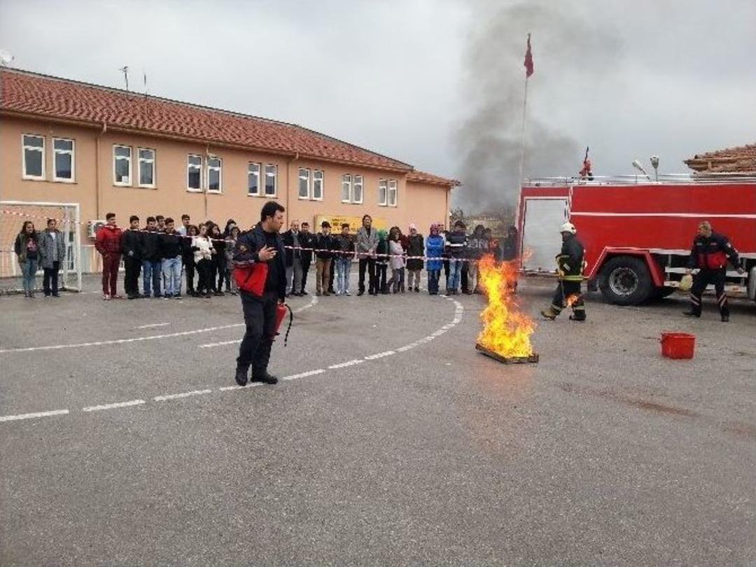 İtfaiyeden Yangın Ve Deprem Tatbikatları
