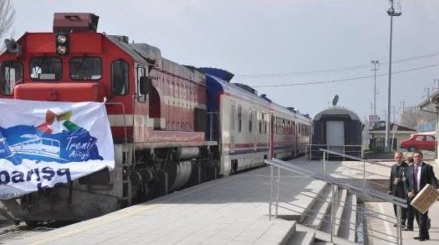 'barış Treni' Kırıkkale Garı'nda