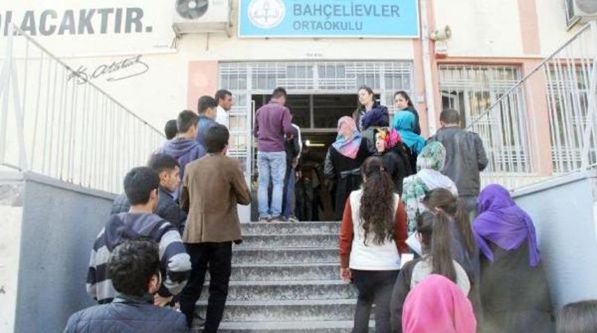 Şanlıurfa'da 40 Bin &Ouml;ğrenci Sınava Girdi