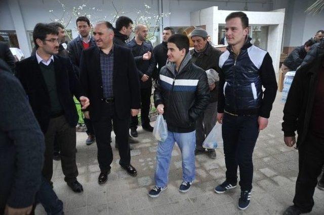 Başkan &Ccedil;ağlayan, &Ouml;ğrencileri Terminalden Uğurladı 3