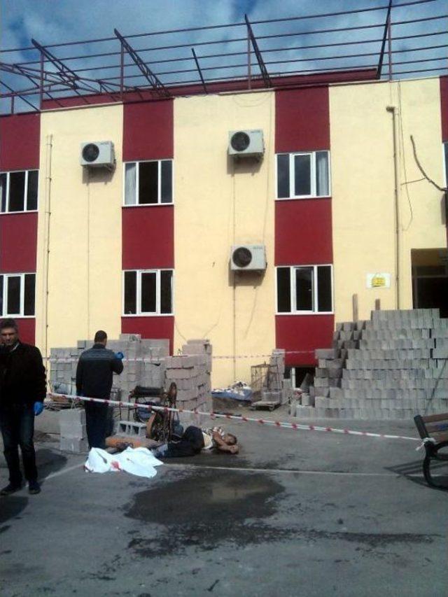 İnşaattan Düşen Işçi Öldü 1
