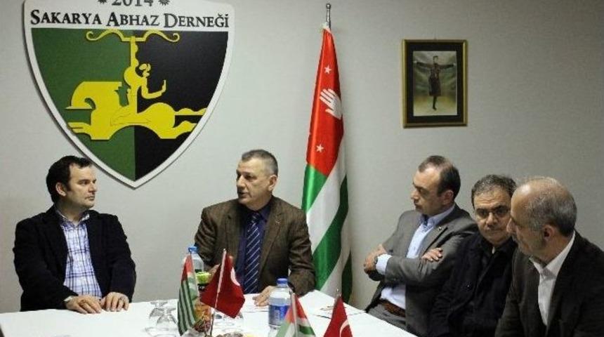 Kemal &Ouml;zt&uuml;rk&rsquo;ten Abhaz Derneği&rsquo;ne Ziyaret