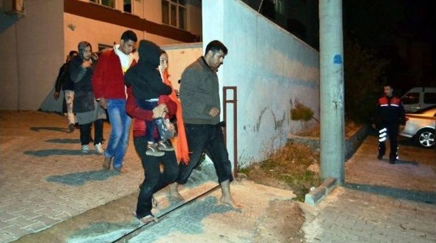 Ayvalık&rsquo;ta 32 Ka&ccedil;ak G&ouml;&ccedil;men Sahil G&uuml;venlikten Ka&ccedil;amadı