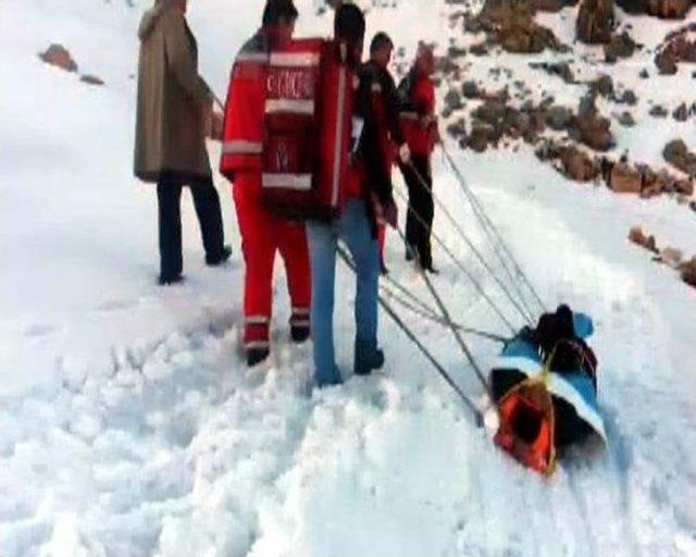 Nemrut Dağında Mahsur Kalan Bekçi Operasyonla Kurtarıldı