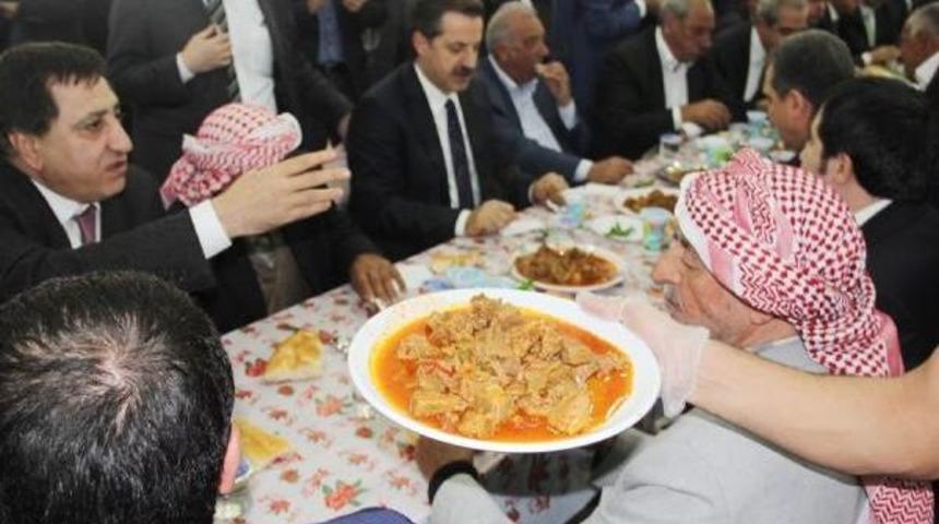 Bakan &Ccedil;elik, Gruba M&uuml;dahale Eden Polisi 'sakin Olun' Diyerek Uyardı (2)