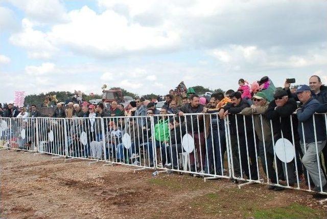 Didim’de Develer Spor Kulübü Yararına Güreşti