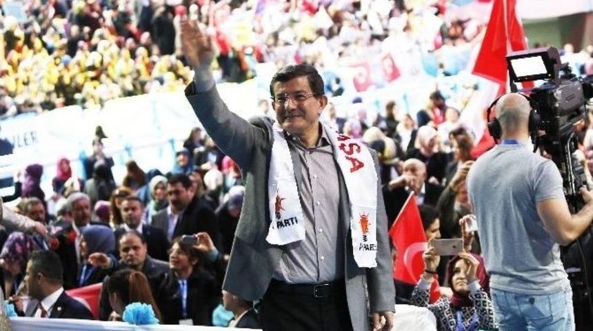 Başbakan Davutoğlu: "bu &Uuml;lkede B&ouml;yle Bir Başbakan H&uuml;kmettiği İ&ccedil;in &Ouml;z&uuml;r Diliyorum"