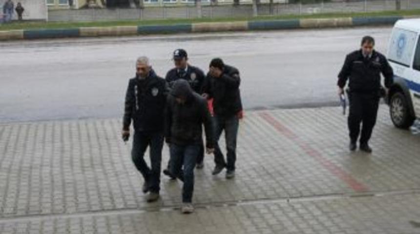 Otomobil Fareleri Yakalandı