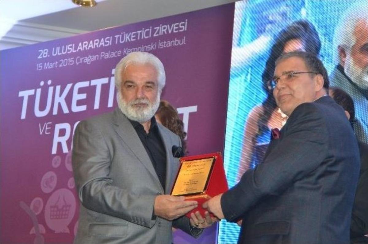 Ak Parti Milletvekili Aday Adayı Ve Gazeteci-yazar Rahim Er&rsquo;e &lsquo;yılın Yazarı&rsquo; &Ouml;d&uuml;l&uuml;