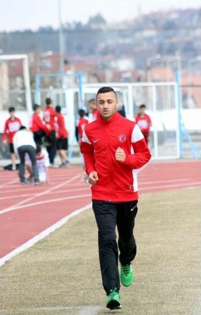 (&ouml;zel Haber) K&ouml;pek Kovalarken Keşfedildi Şimdi Olimpiyat Şampiyonluğu Peşinde 2