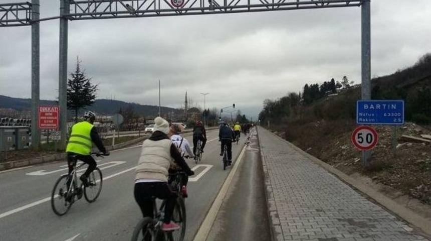 Şehitler İ&ccedil;in Pedal &Ccedil;evirdiler