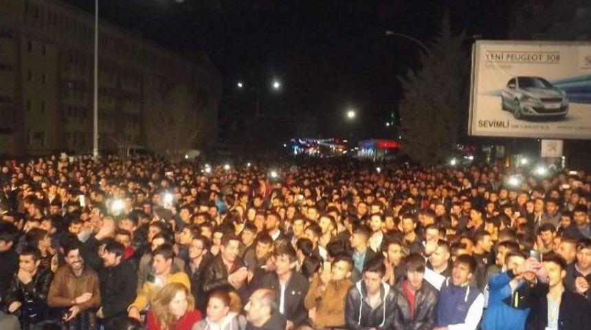 Van&rsquo;da Mustafa &Ouml;zarslan Coşkusu