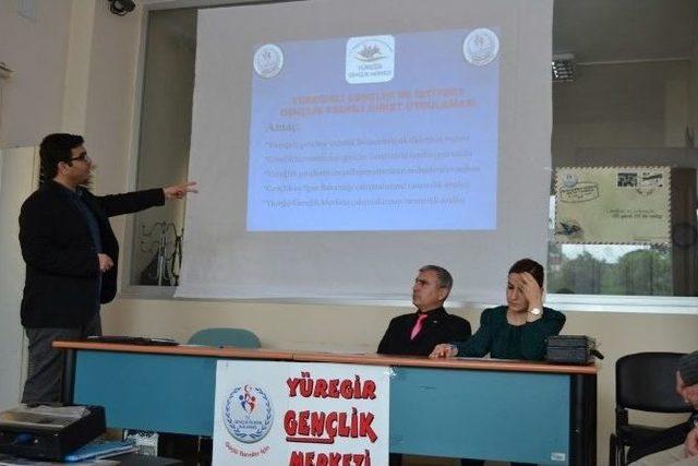 Adana Y&uuml;reğir Gen&ccedil;lik Merkezi İstişare Kurulu Toplantısı 1