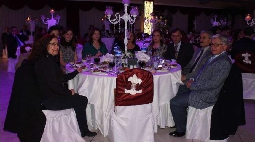 Hekimler Ve Tıp &Ouml;ğrencileri Tıp Balosunda Bir Araya Geldi